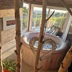 Vineyard With Private Jacuzzi Метлика