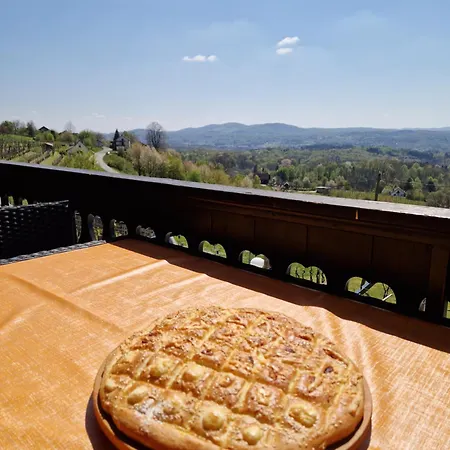 Vineyard Holidays With Jacuzzi Holiday home