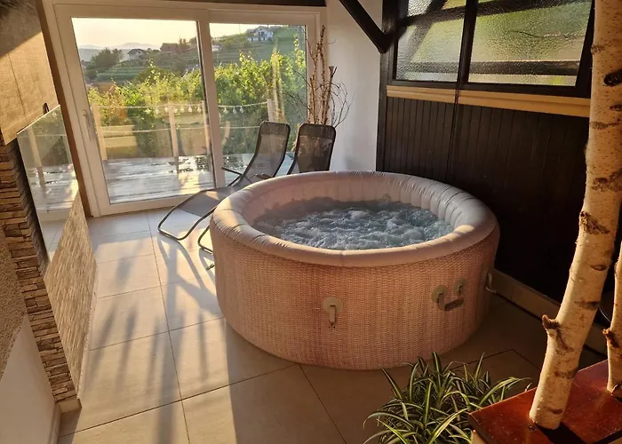 Дом отдыха Vineyard With Private Jacuzzi *